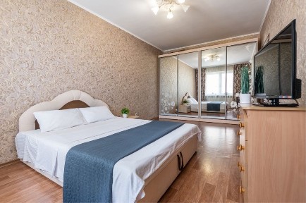 Київ, Дарницький, вулиця Григорія Ващенка 7