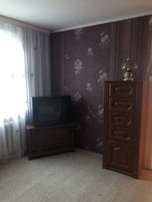 Здається півбудинка в центрі