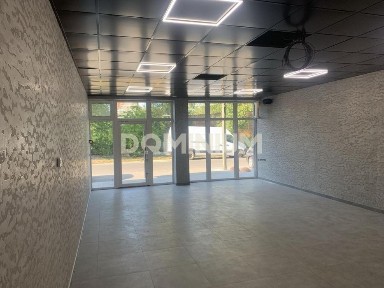 Нове комерційне приміщення 68 м² у м. Виноградів - перша здача