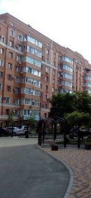 Продам 3ком возле Корпусного парка