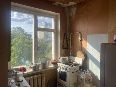 Військовим та цивільрим здається 2-х кім квар в центрі без рем 5/5