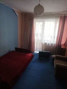 Здається трьох кімнатна від одного місяця та більше.