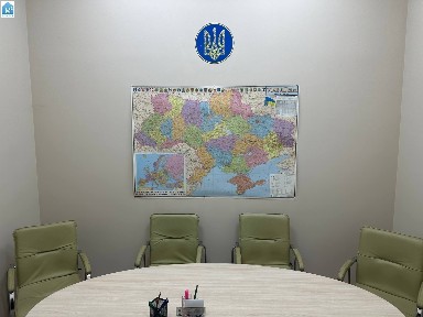Оренда офісу 101 кв. м біля метро, вул. Слов'янська. 1 поверх