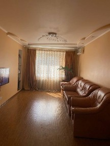 Продам трьохкімнатну квартиру