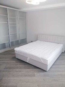 Продаж 1-кімнатної квартири 35 м², Лаврська вул., 4