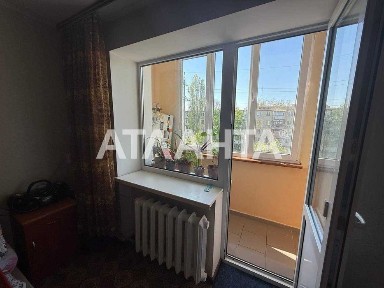 Продаж 2к квартири 46 кв. м на вул. Космонавтів 20