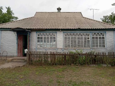 Будинок 58м2, земельна ділянка 50 соток, гараж