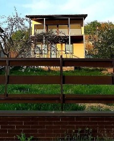 Продаж нового будинку в тихому і безпечному місці