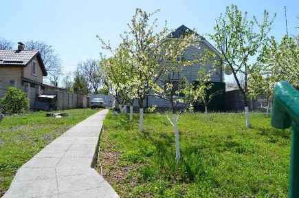 Продається будинок в Червоній Слободі з виходом до води 90000 у. о