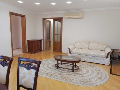 Оренда 3-к кв ЦЕНТР 127 м, 4й/7 пов, все окремо, 10 хвилин метро БЕЗ %