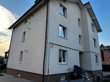 Продаж 2 кімнатної квартири з ремонтом в центрі Рудно