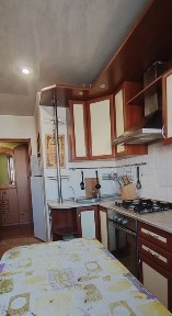 Продається простора 3-кімнатна квартира Жадова ( ближне )