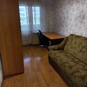 Дніпро, Маршала Малиновського вул., 12