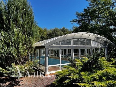 Продам великий маєток в неймовірному місці на березі річки Дністер