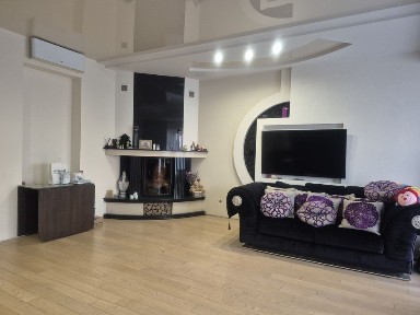 Довгострокова оренда будинку в Зубрі (Сихів) вул. Лісна