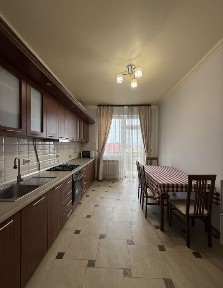 Продається 3-кімнатна квартира, вул. Осипенка Код: 32676