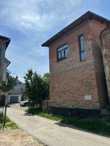 Центр міста! Простора квартира 91.1 м. кв./Новобудова! вул. Незалежності