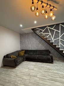 Пропонуємо чудовий будинок в гарному житловому стані.