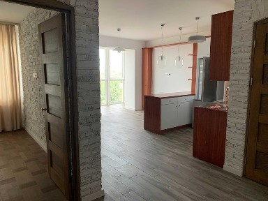 Світла гарна квартира