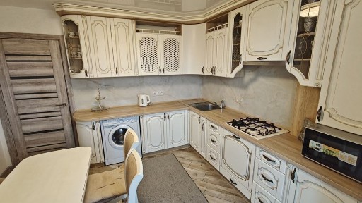 Подобово/погодинно, пр. Свободи, новобудова!