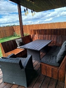 Будиночок з басейном і сауною подобово