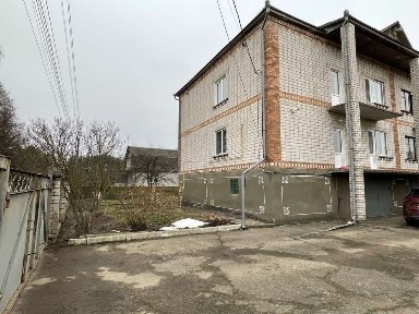 продаж будинку в Перлявці