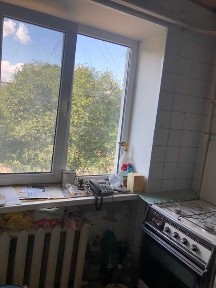 Продам 1 кімн. квартиру в с. Есхар, 2/5, пл. 32 кв. м, кімната 17 кв. м