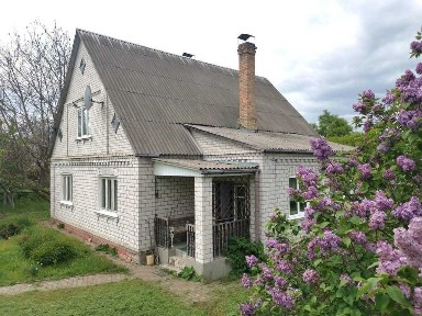 Киевская обл., Броварской район, с. Русанов, Першотравнева, 43