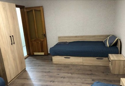 Здається житло, 1-но кімната, для одного або декілька людей. Центр.