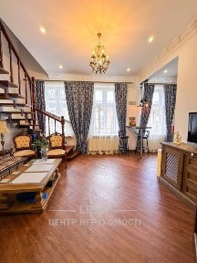 Продається квартира 4-кімнатна по вул. Богдана Хмельницького