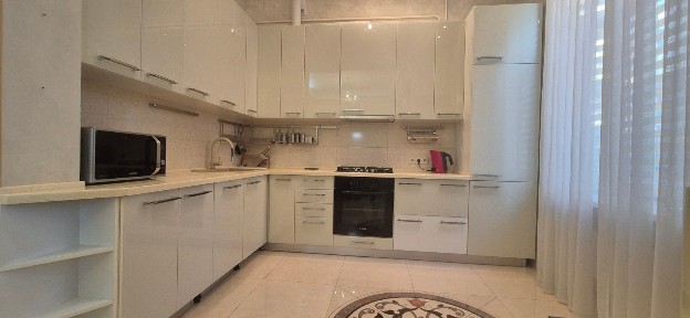Аренда 3-комнатной квартиры 112 м², Крещатик ул., 15