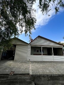 Терміновий продаж причалу №3 біля Робінзона з двома будиночками!