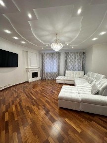 Продається квартира по вулиці Небесної Сотні, 38 (центр).