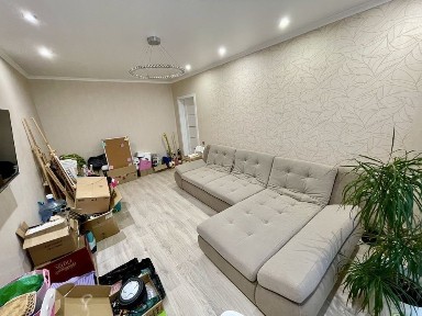 Продаж квартири в районі 5 Зарічного