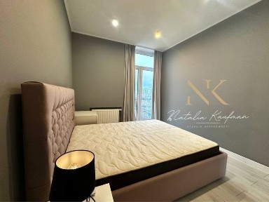 Продаж трирівневої квартири 130 м2. <a href='/newbuilding/632/view/zk-komfort-taun'>Комфорт Таун</a>. Без комісіі!