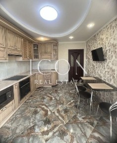 2к квартира, 82 м. кв, комфорт клас, Ревуцького, біля озера.