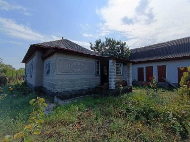 Два Будинку за ціною Одного, центр с. Мелесівка!