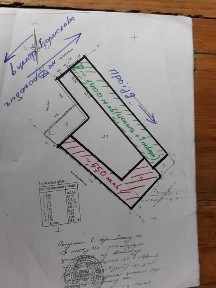 приміщення для гуртівні, складів і торгівлі з внутрішнім двориком.