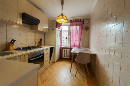 Продам 3-х ком кв. Победа-5. Бульвар Славы, средний этаж