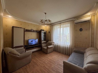 Продам 3 комнатную квартиру в центре на Грушевского