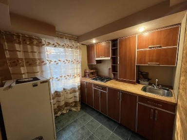 Оренда трикімнатної квартири, центр (театр Гоголя)