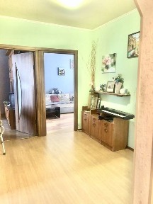 Продам квартиру нестандартного планування на Таращанському масиві.