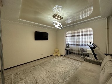 Продається 3-кім. квартира на бульварі Героїв Крут