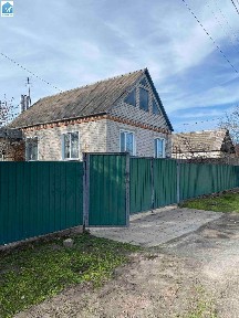 Продається будинок в смт Магдалинівка зі всіма зручностями.