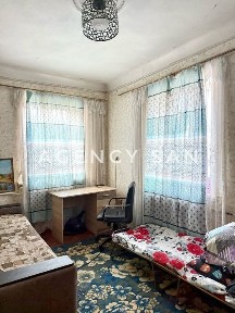 Продаж 2-кімн. квартири поруч з Макдональдс