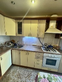 Продам 3к квартиру. <a href='/newbuilding/8106/view/zk-levobereznyi'>Левобережный</a> 3. Щербины 5. Караван