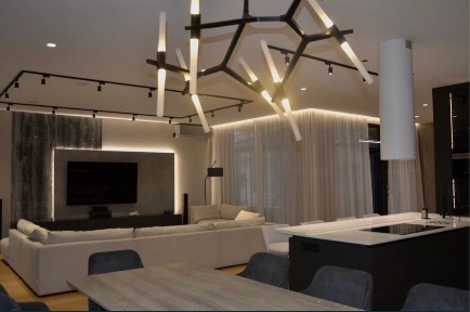 Продаж сучасного будинку в стилі хайтек з дизайнерським ремонтом