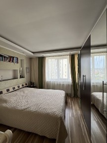 Повністю укомплектована квартира в обжитій новобудові