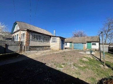 Продається будинок в місті Буринь!