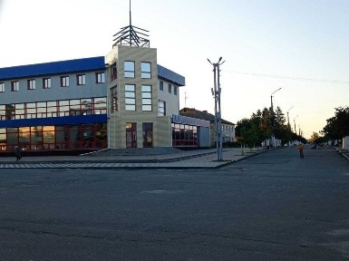 Продам ТОРГОВИЙ ЦЕНТР смт. Володарка, вул. Кооперативна, 1,ВЛАСНИК